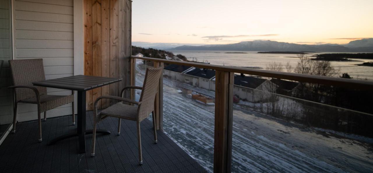 Destination Senja - Stonglandseidet Apartment Exterior photo