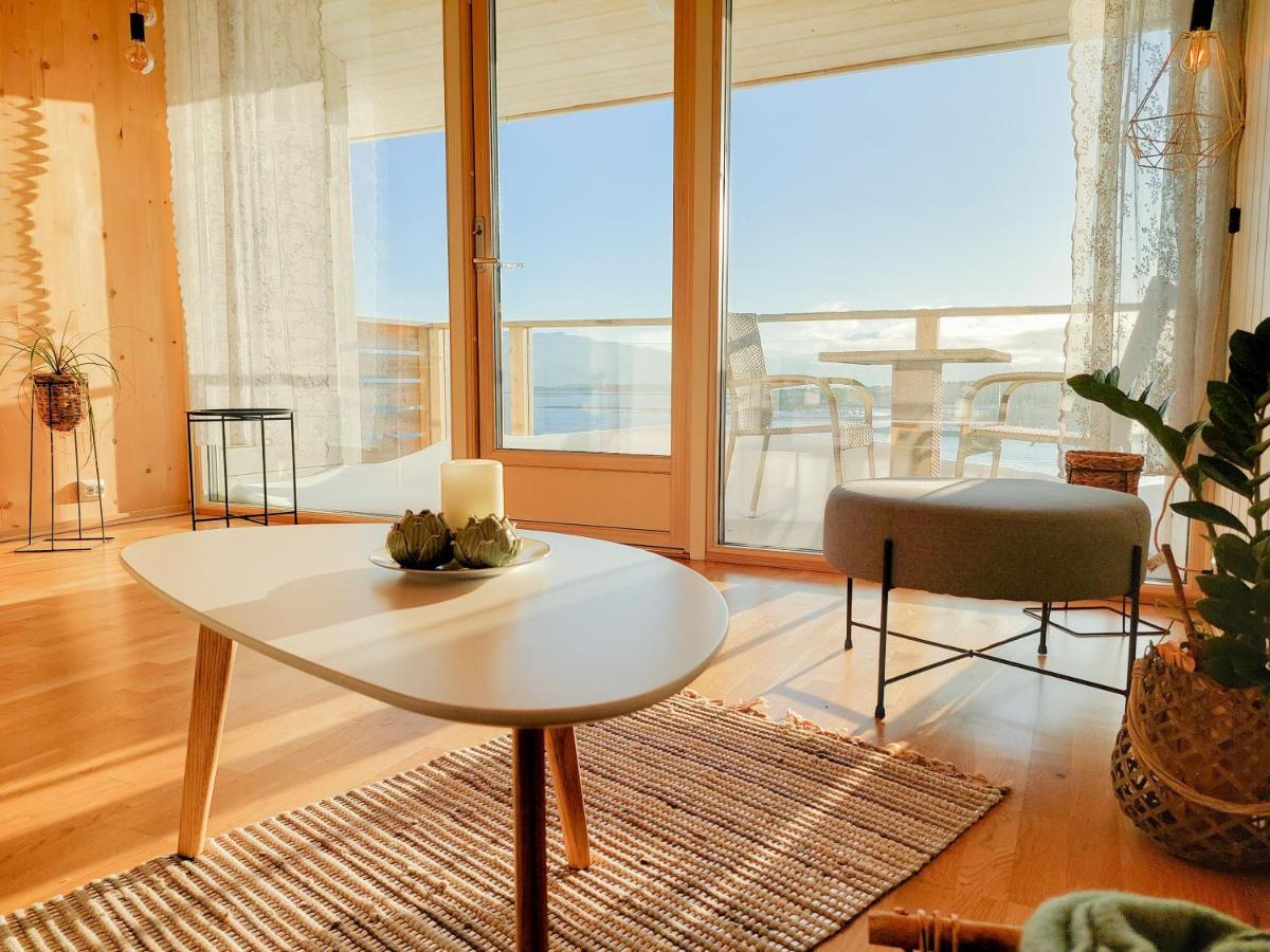Destination Senja - Stonglandseidet Apartment Exterior photo